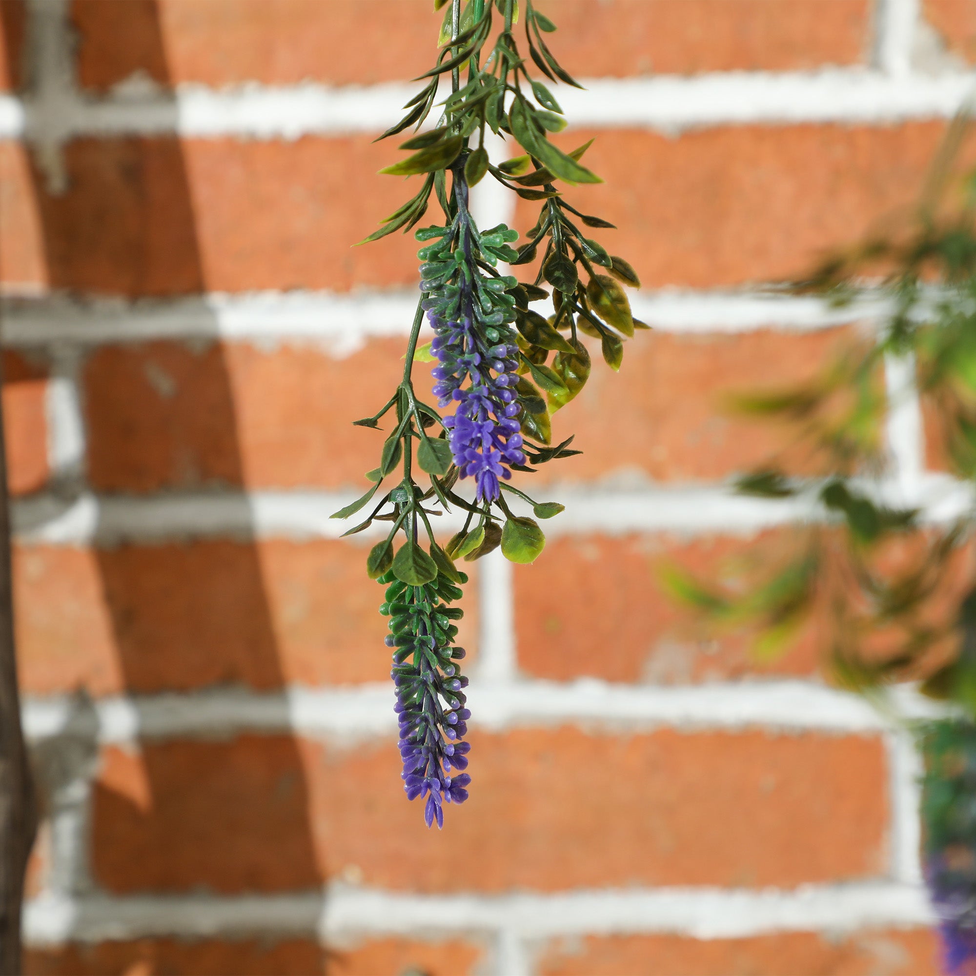 HOMCOM Set of 2 Decorative Artificial Plants, Faux Silk Lavender Flowers in Hanging Baskets, Fake Plants for Home Indoor Outdoor Decor, Purple - North Peak Garden Furniture