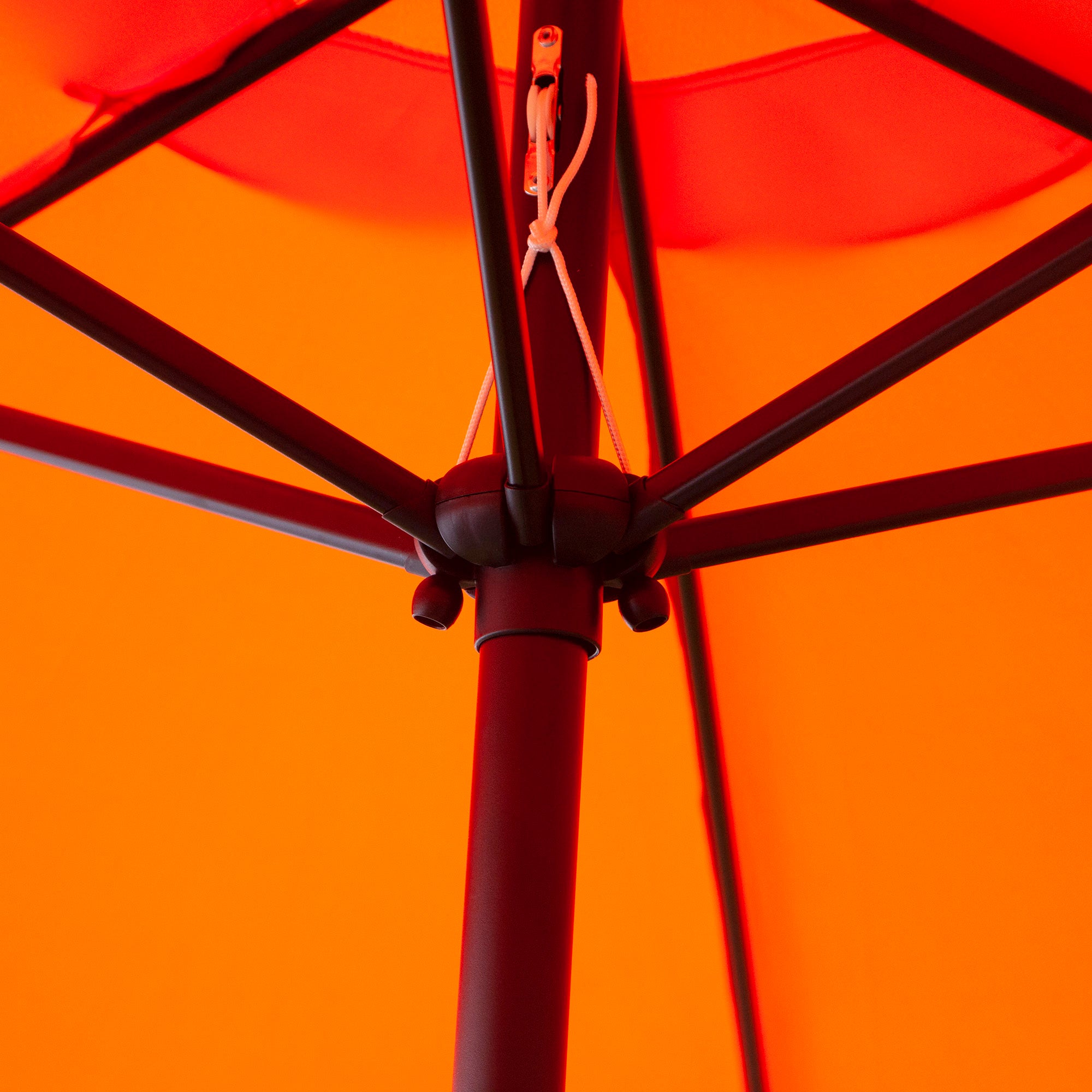 Outsunny 2.7M Garden Parasol Umbrella with Tilt and Crank, Outdoor Sun Parasol Sunshade Shelter with Aluminium Frame, Orange - North Peak Garden Furniture