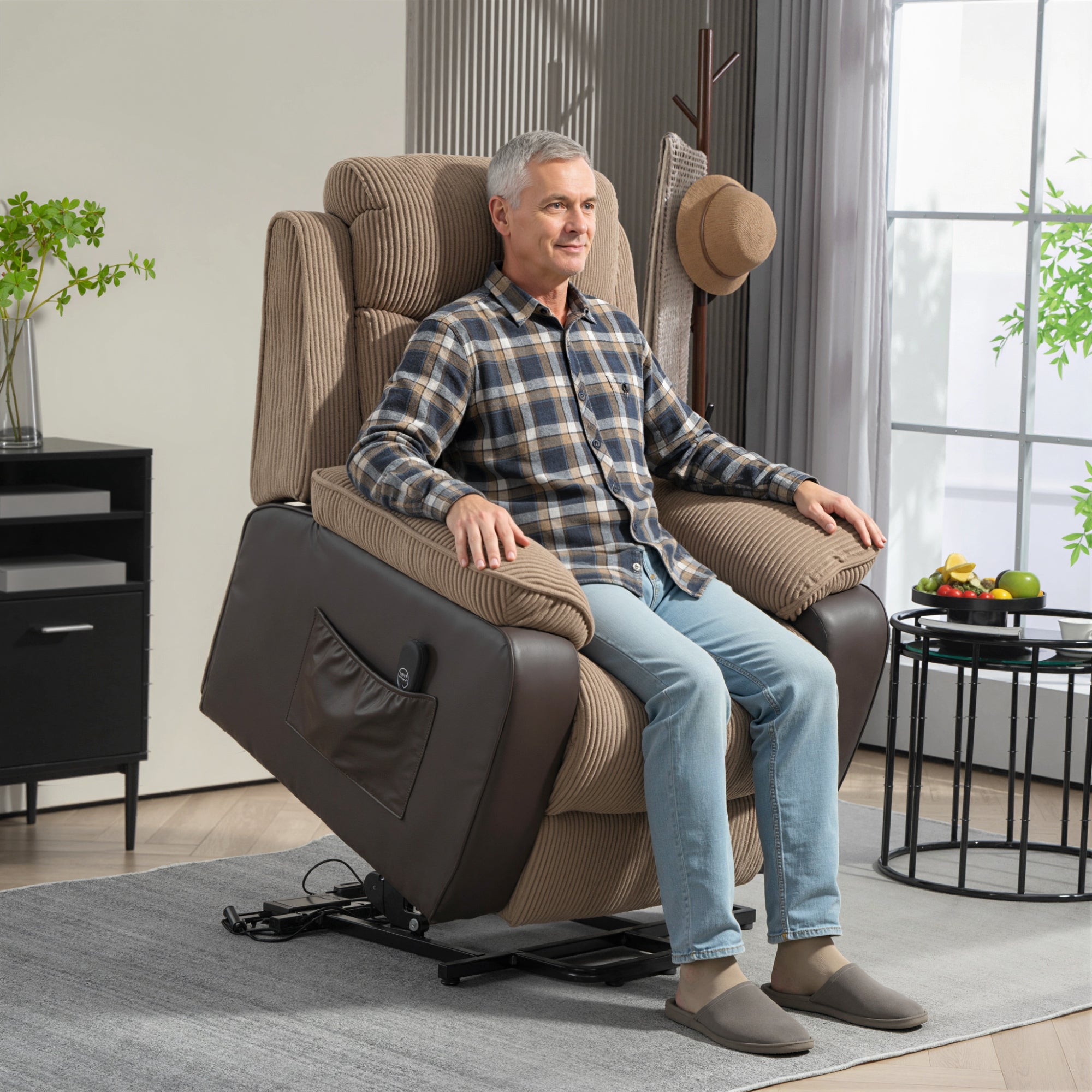 HOMCOM Power Lift Recliner Chair for Elderly, Patchwork Design Oversized Electric Riser and Recliner Armchair for Living Room with Remote Control and 2 Side Pockets, Brown