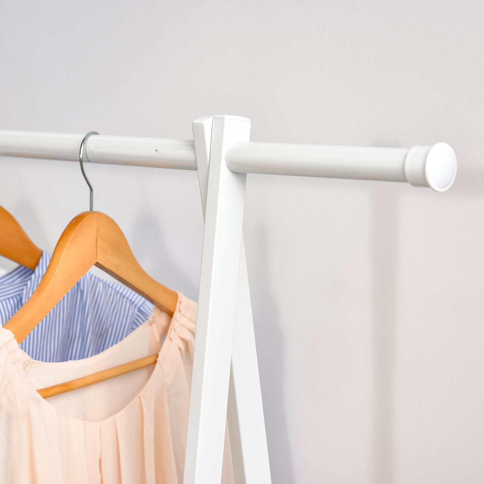 HOMCOM Minimalist Foldable Adjustable Clothes Rack Hanger w/ 2 shelves 107.5L x 45W x 150H cm Hallway Entryway Furniture - White - North Peak Garden Furniture