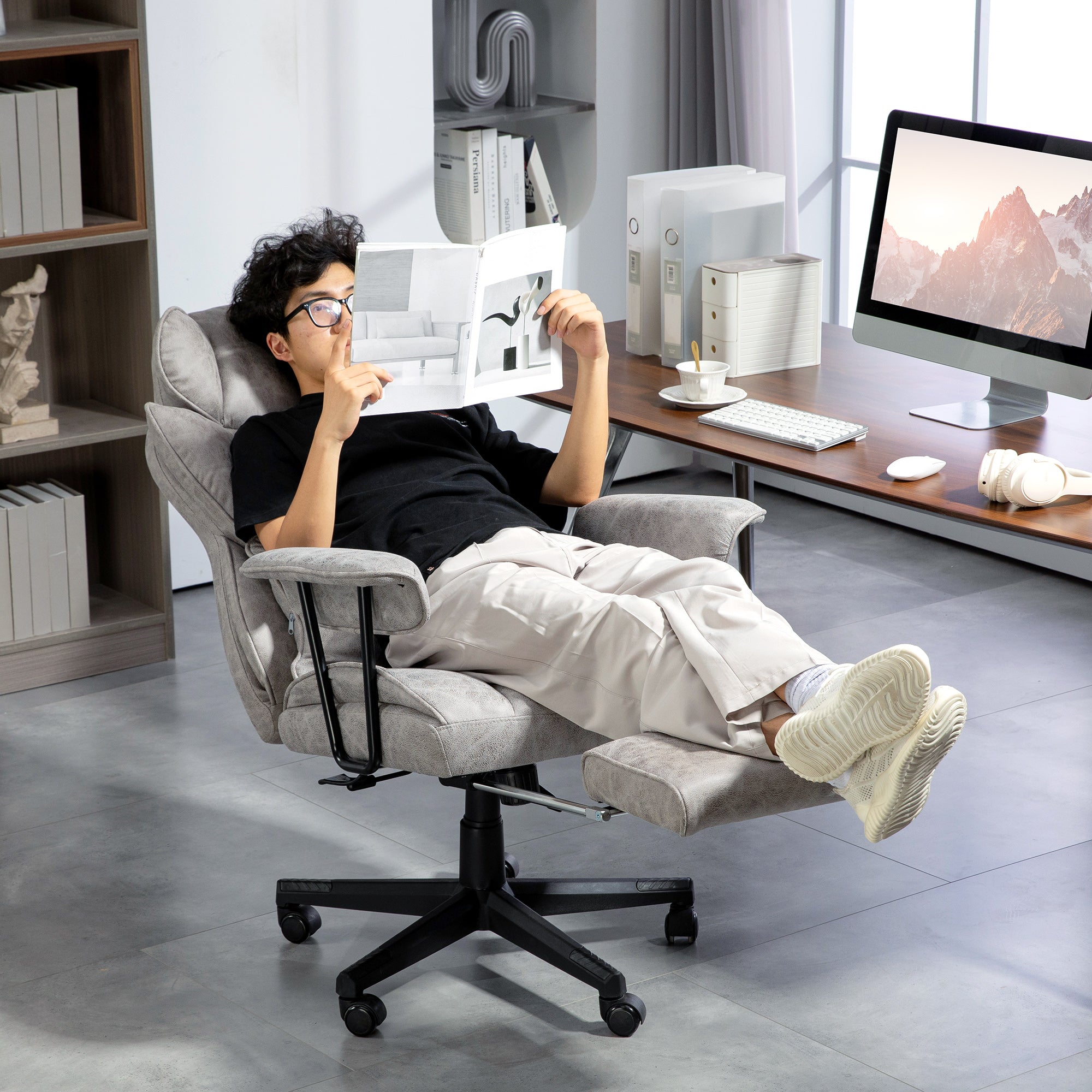 HOMCOM Executive Office Chair, Ergonomic Desk Chair with Foot Rest, Lumbar Support, Reclining Function and Wide Seat, Grey