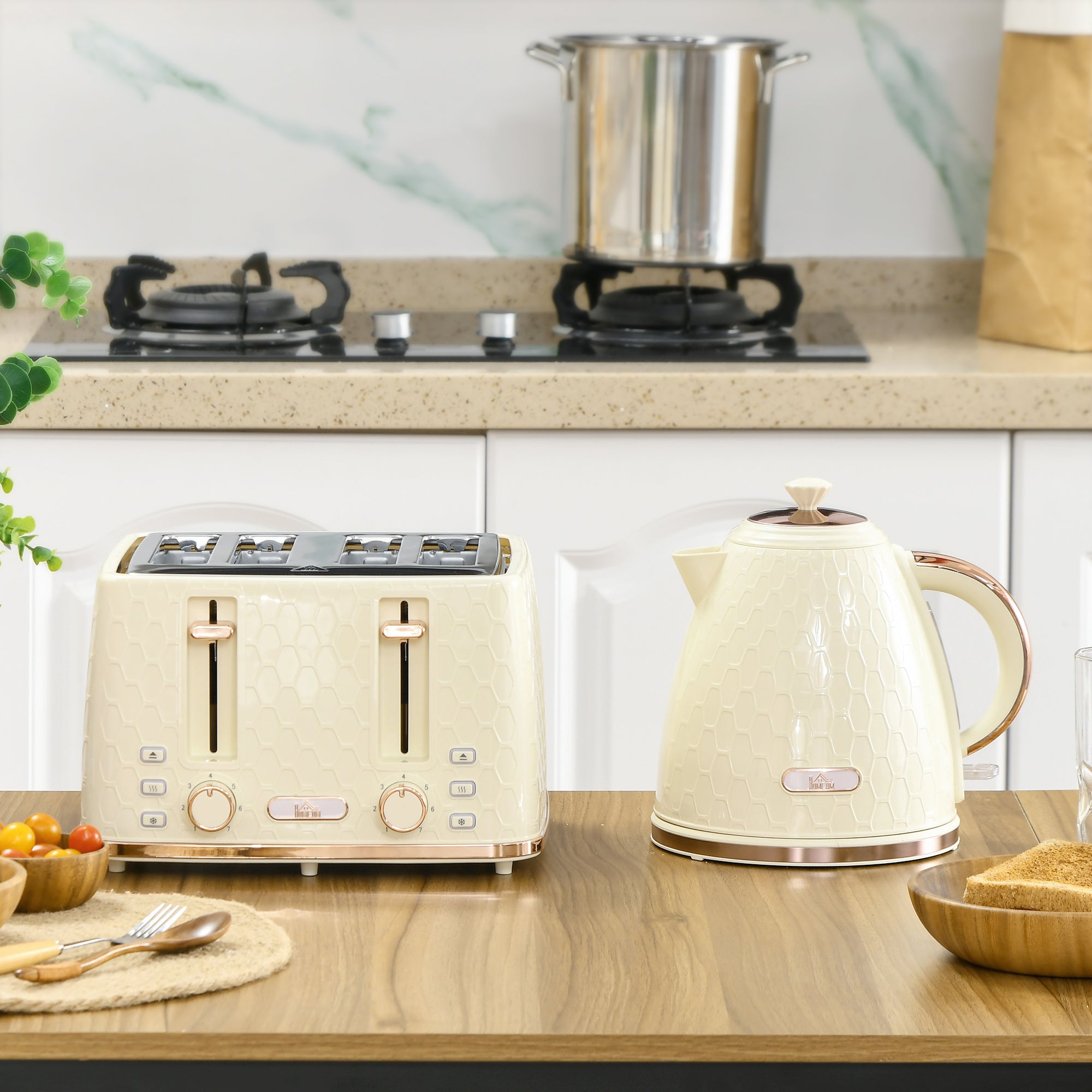 HOMCOM Kettle and Toaster Set, 1.7L 3000W Fast Boil Jug Kettle with Auto Shut Off, 4 Slice Toaster with 7 Level Browning Controls & Crumb Tray, Beige - North Peak Garden Furniture