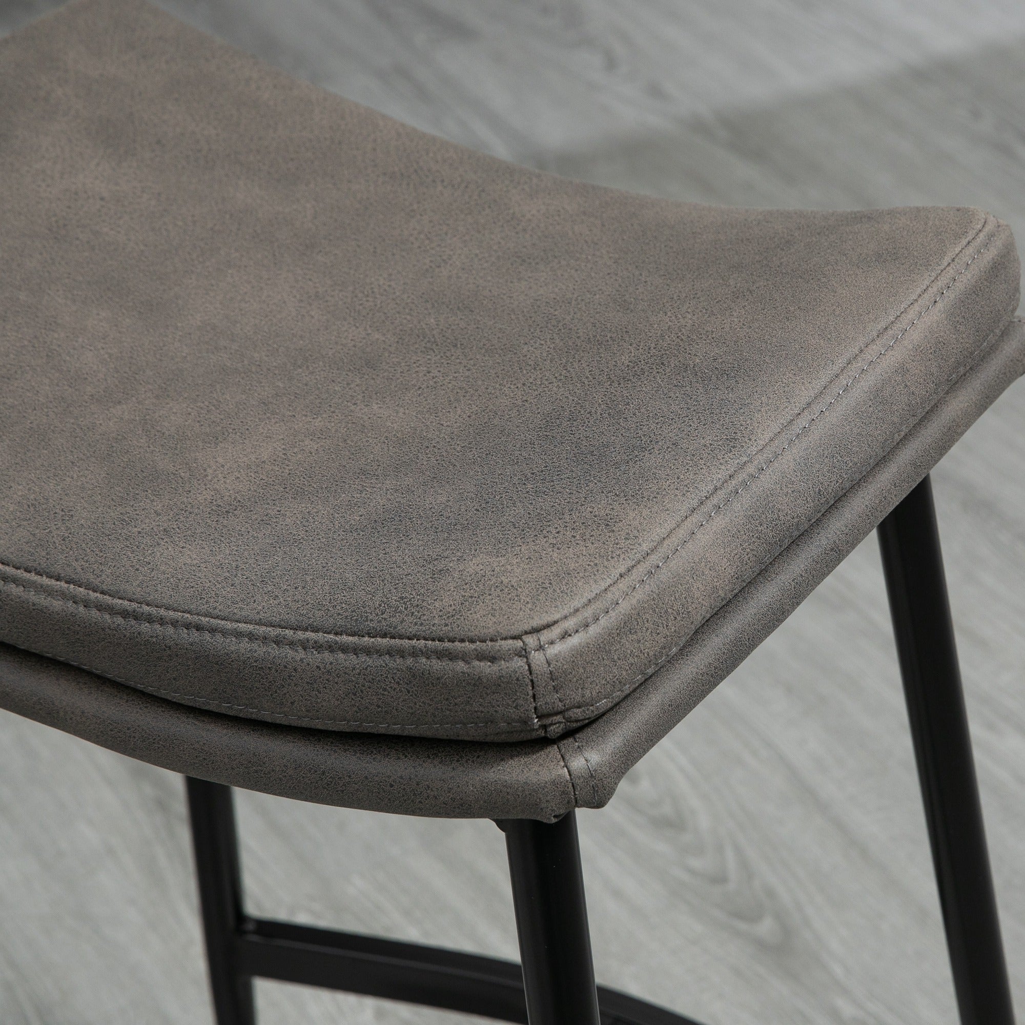 HOMCOM Breakfast Bar Stools Set of 2, Microfibre Upholstered Barstools, Industrial Bar Chairs with Curved Seat and Steel Frame for Dining Room, Kitchen, Grey