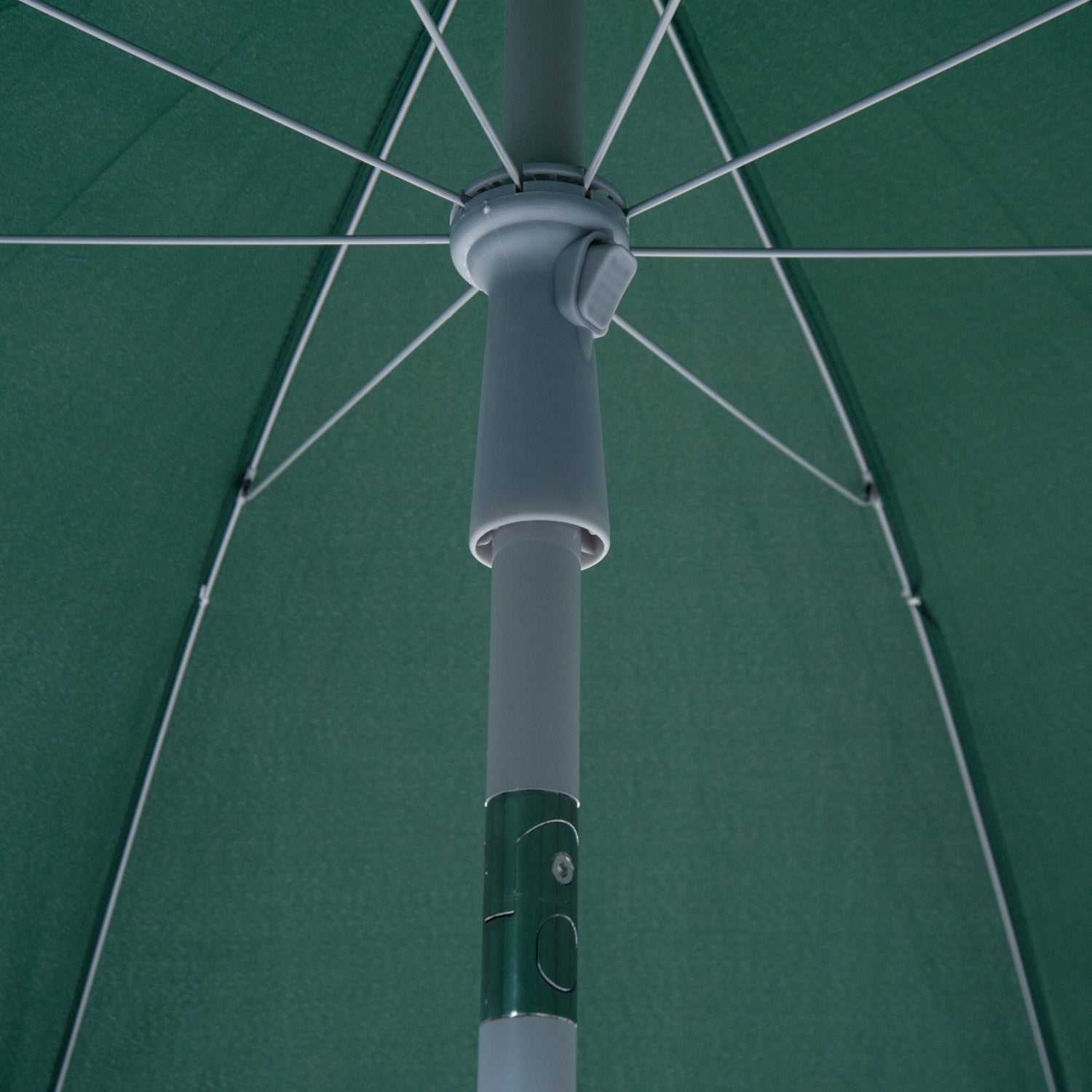Outsunny 2.2m Beach Umbrella, Portable Parasol with Tilting Function, Outdoor Sunshade Shelter with 8 Ribs, Green - North Peak Garden Furniture