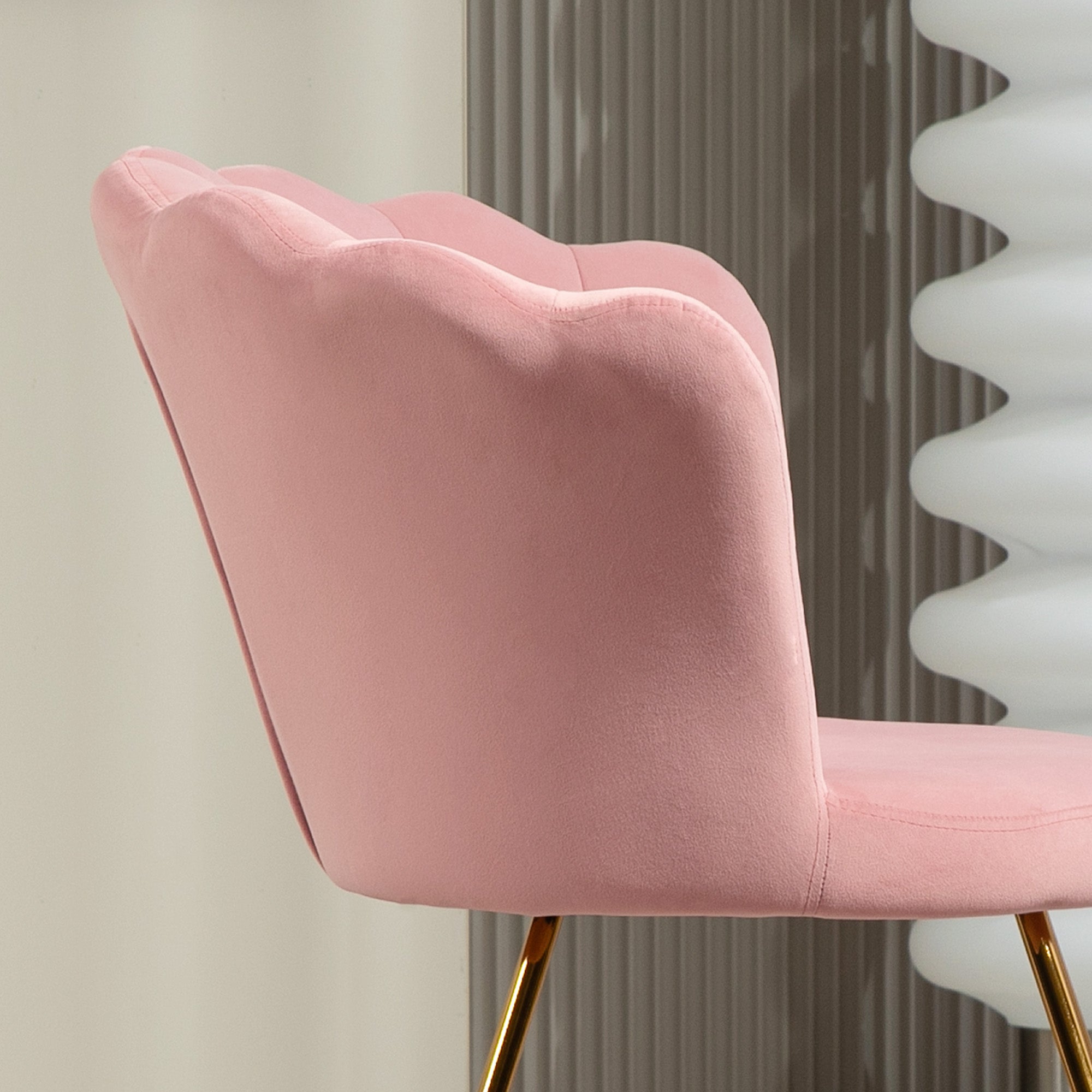 HOMCOM Velvet-Feel Lotus Petal Accent Chair - Pink - North Peak Garden Furniture