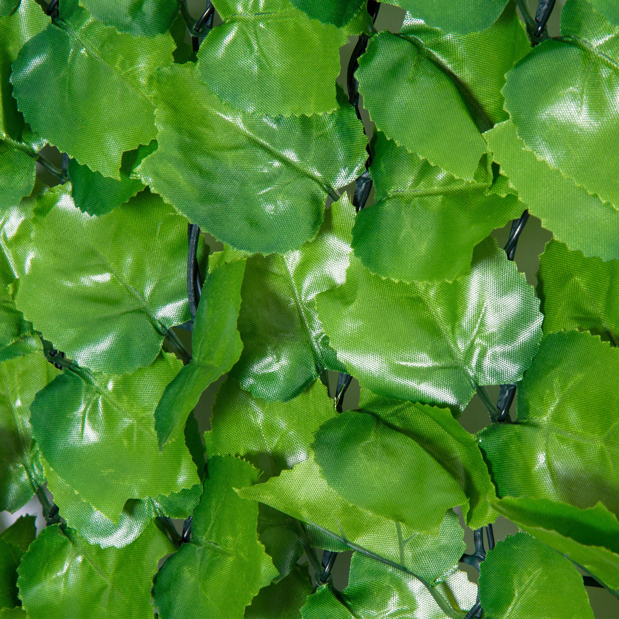 Outsunny 3 x 1m Artificial Leaf Wall - Green - North Peak Garden Furniture