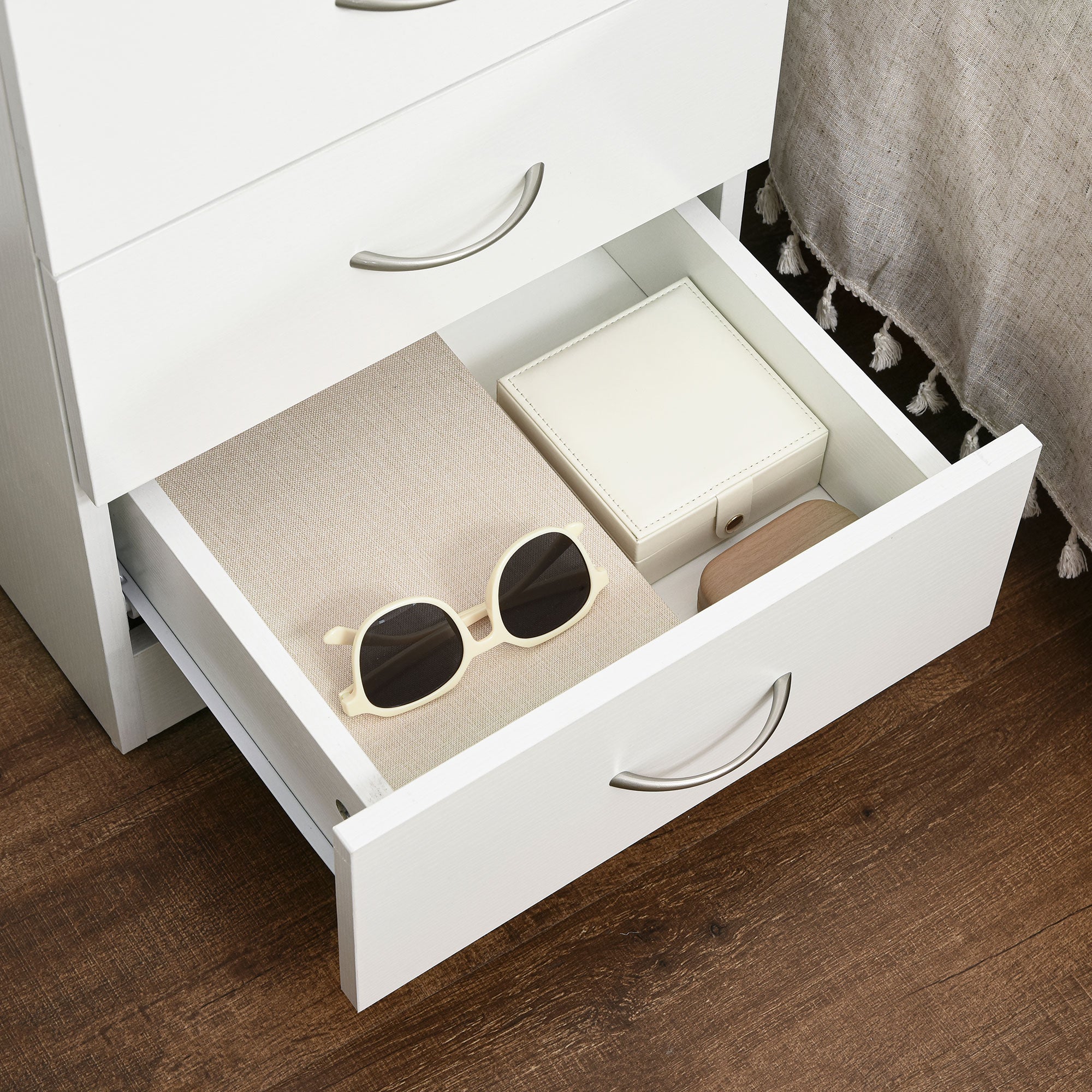 HOMCOM Three-Drawer Simple Bedside Table - White