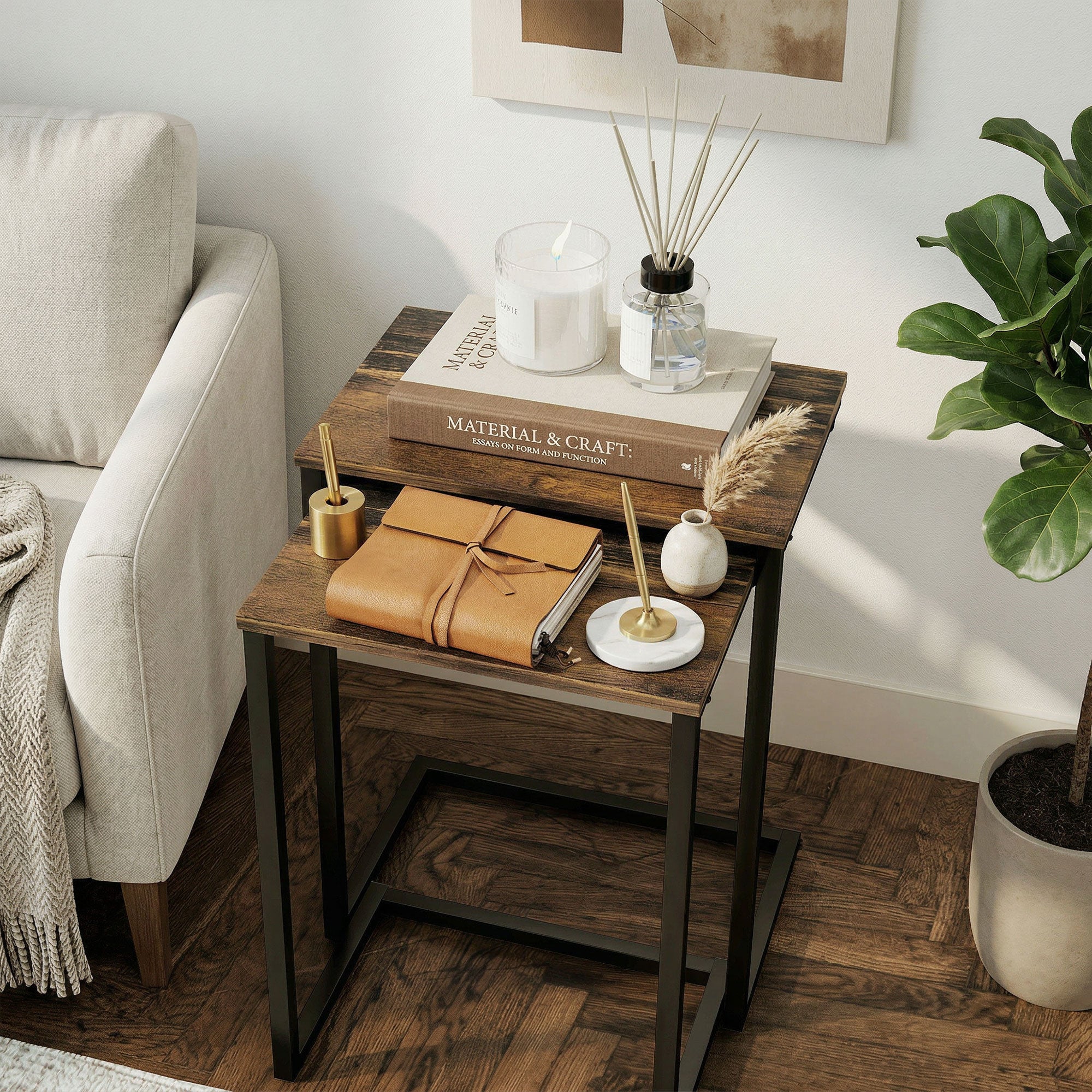 HOMCOM Nesting Side Tables Set of 3, C-Shaped Snack Side Tables with Steel Frame for Sofa Couch and Bed, Rustic Brown