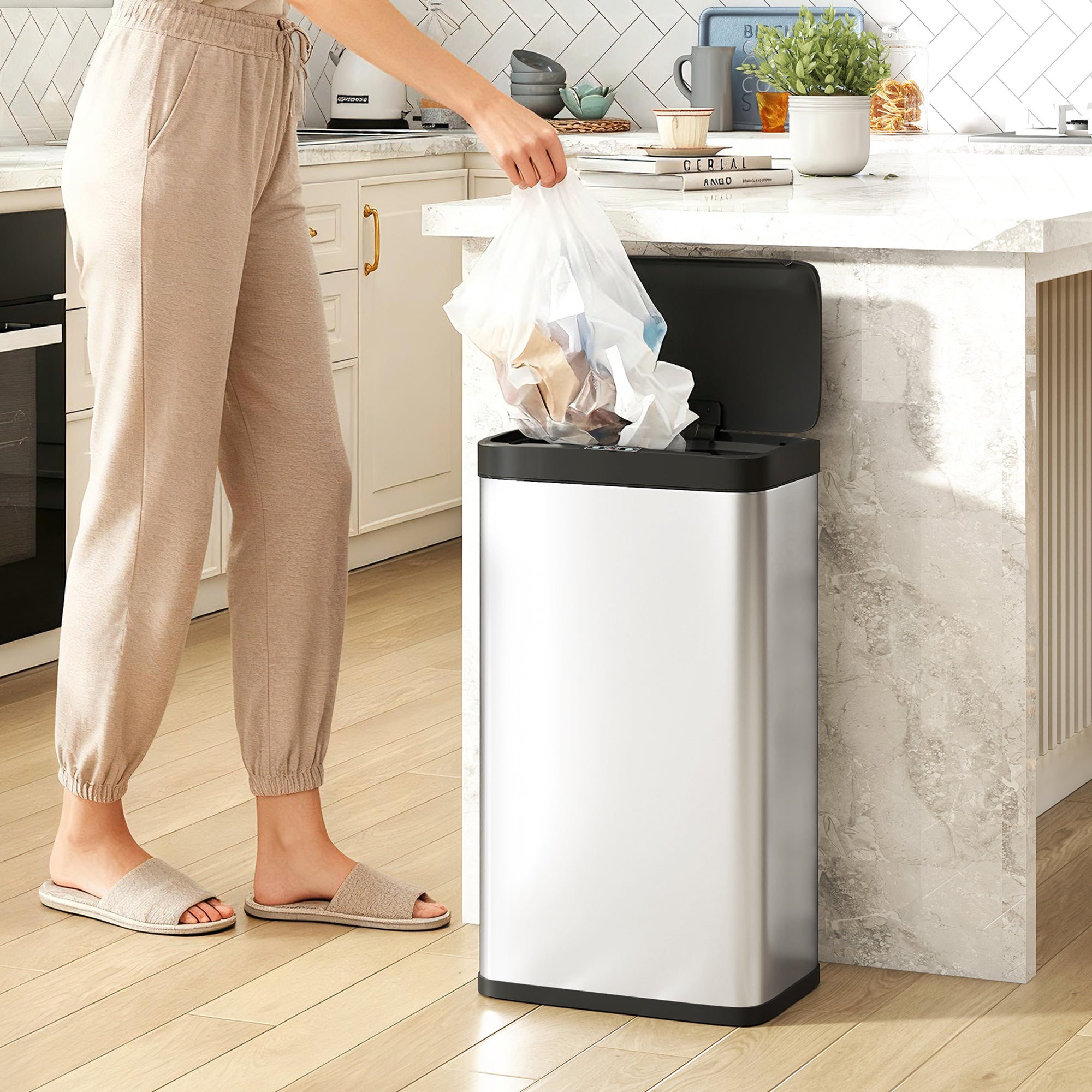 HOMCOM 45L Stainless Steel Sensor Bin - Silver Tone