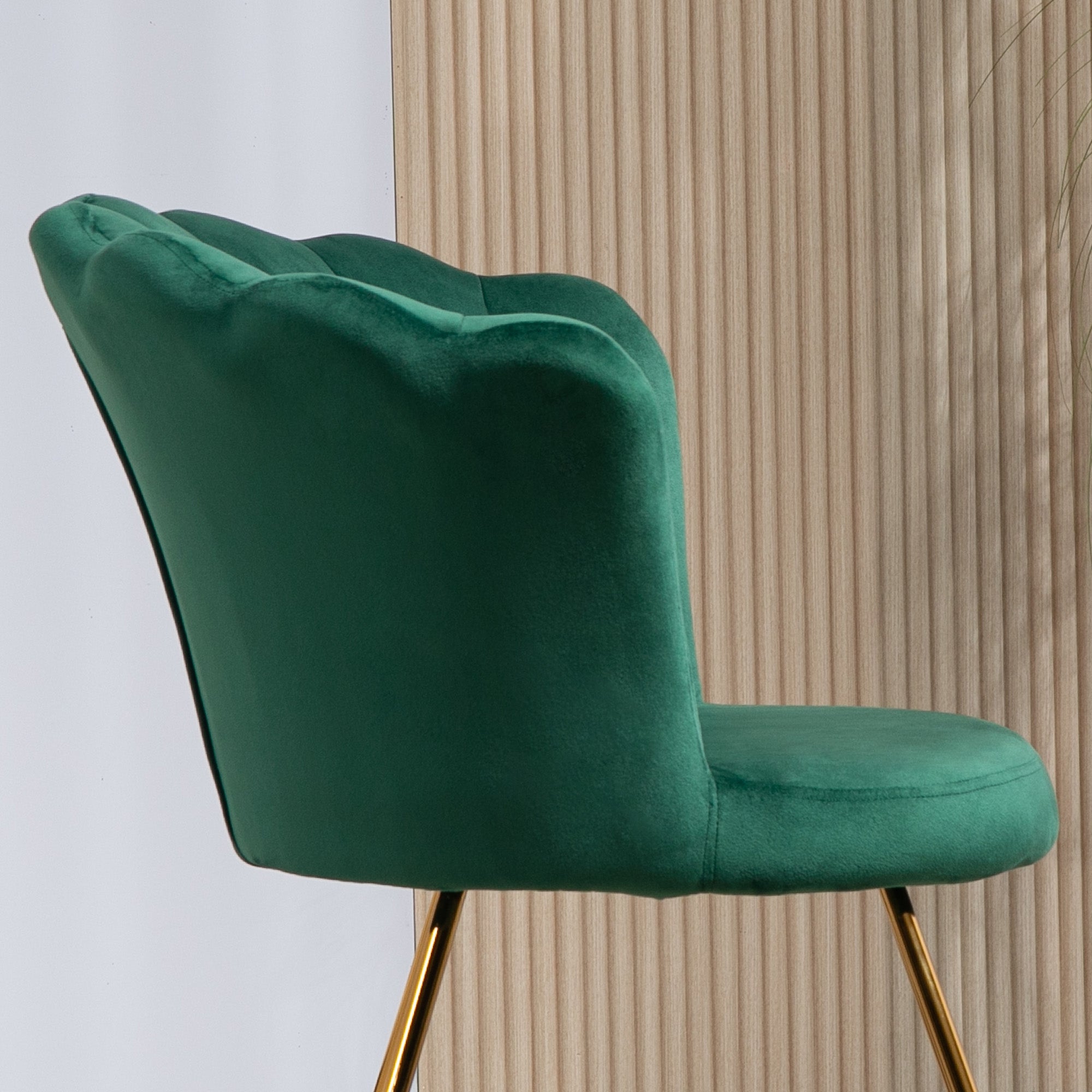 HOMCOM Velvet-Feel Lotus Petal Accent Chair - Green - North Peak Garden Furniture
