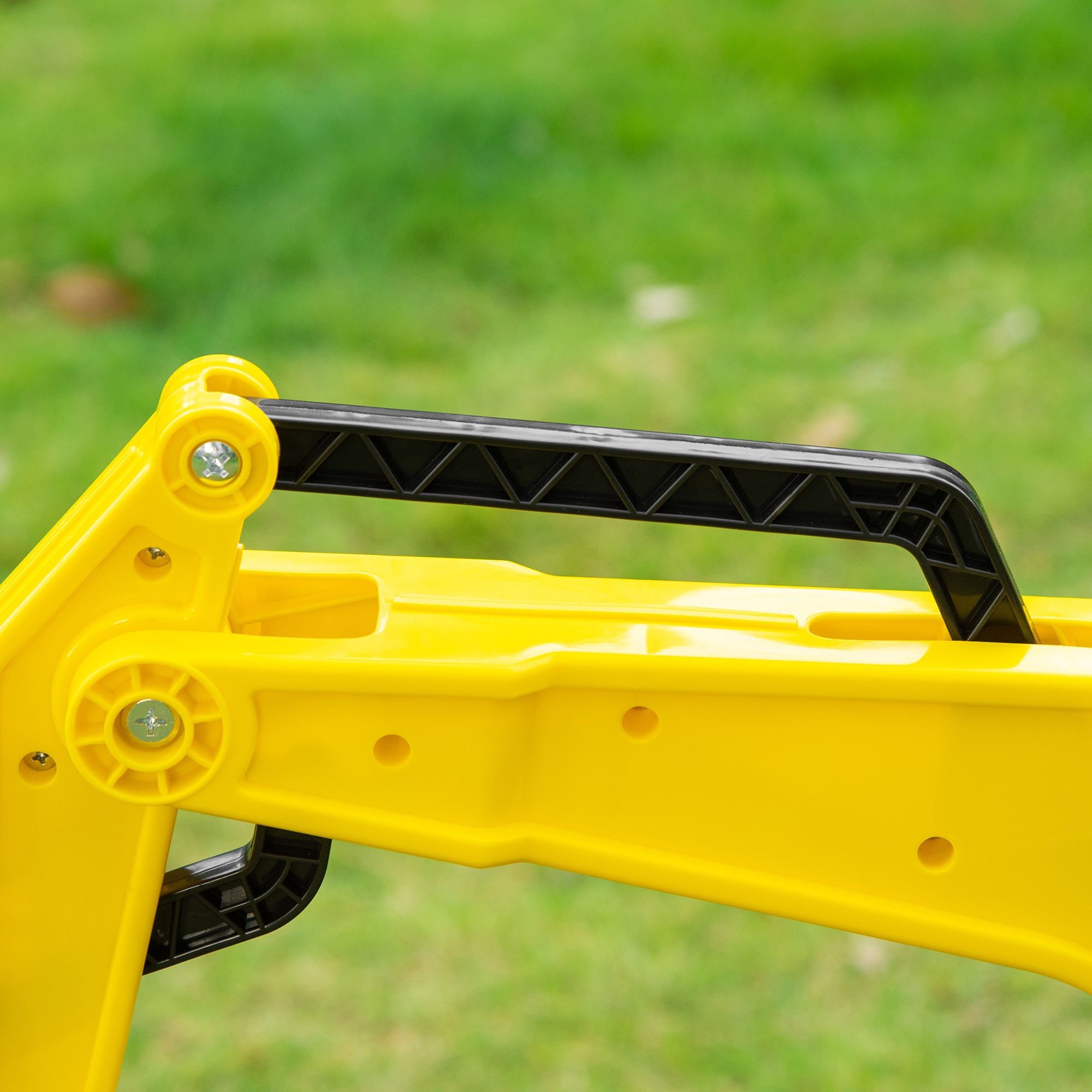 HOMCOM Kids Ride on Digger Pedal Go Kart Pretend Play Construction No Power Truck with Horn for 3 - 6 Years, Yellow - North Peak Garden Furniture