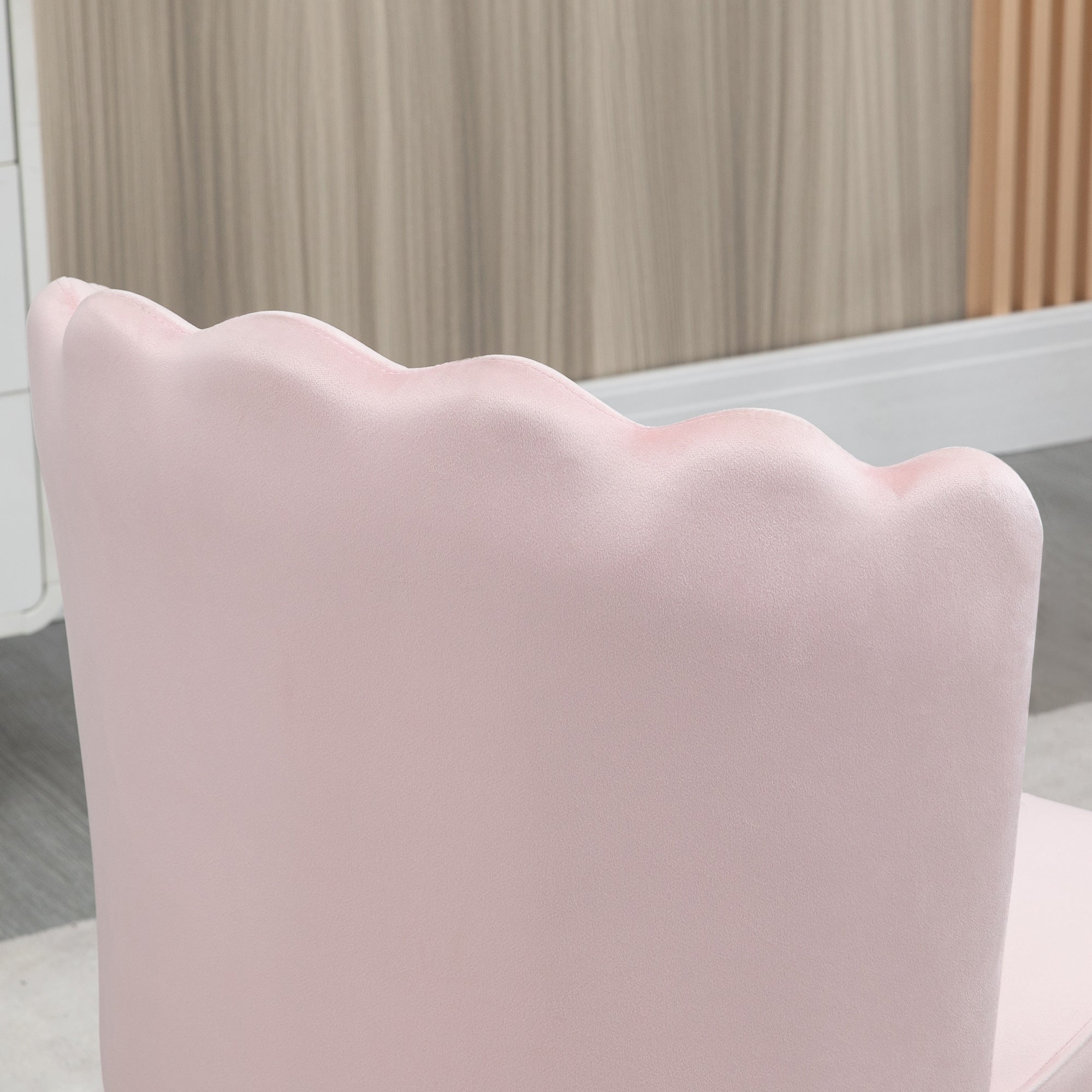 HOMCOM Velvet-Feel Shell Accent Chair - Pink - North Peak Garden Furniture
