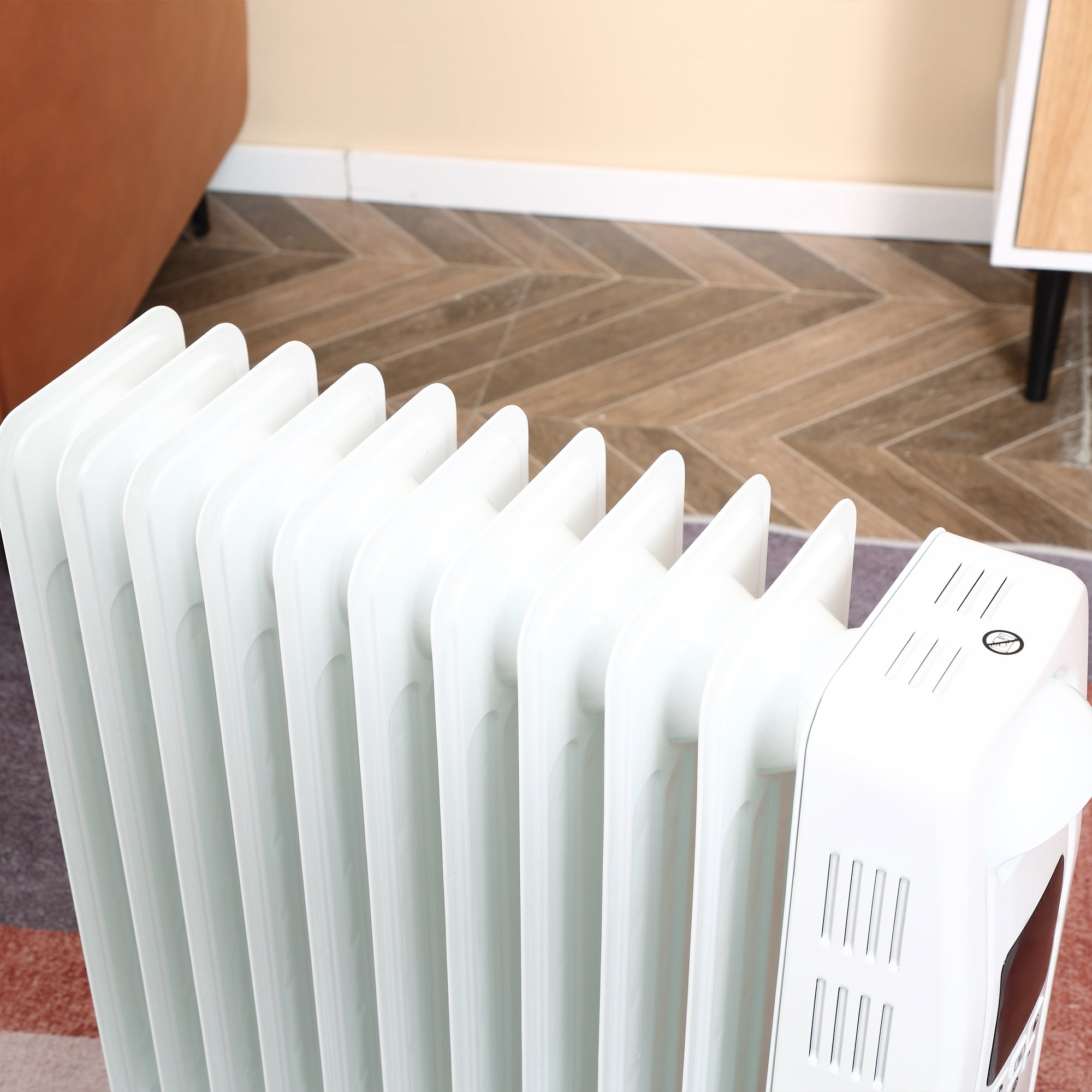 HOMCOM 2500W Digital Display Oil Filled Radiator, 11Fin Portable Electric Heater with Timer, Adjustable Thermostat, Three Heat Settings, Safety Cut Off, Remote, White - North Peak Garden Furniture
