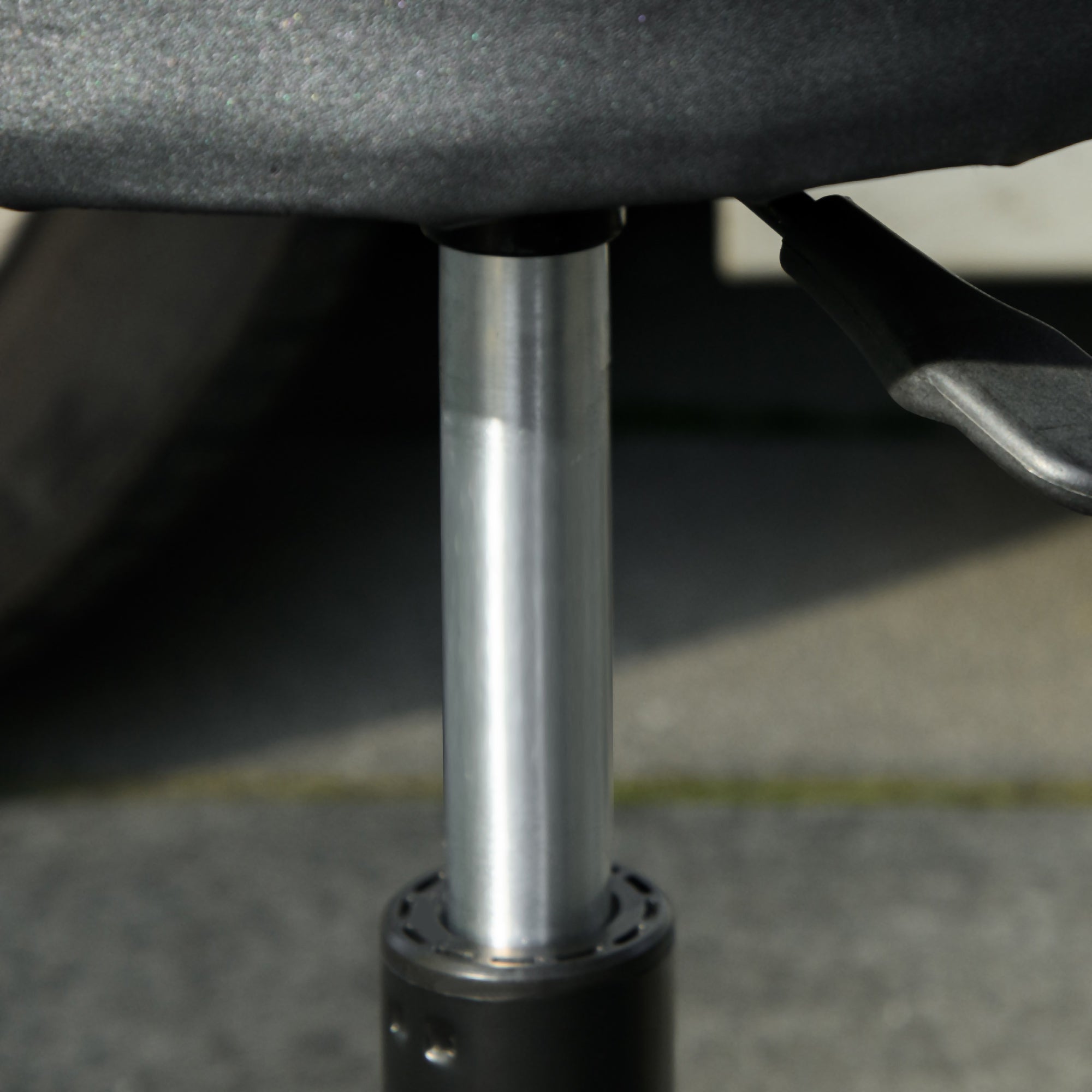 HOMCOM Workshop Stool, Pneumatic Adjustable Mechanic Stool, with Tool Tray, Wheels - Black - North Peak Garden Furniture