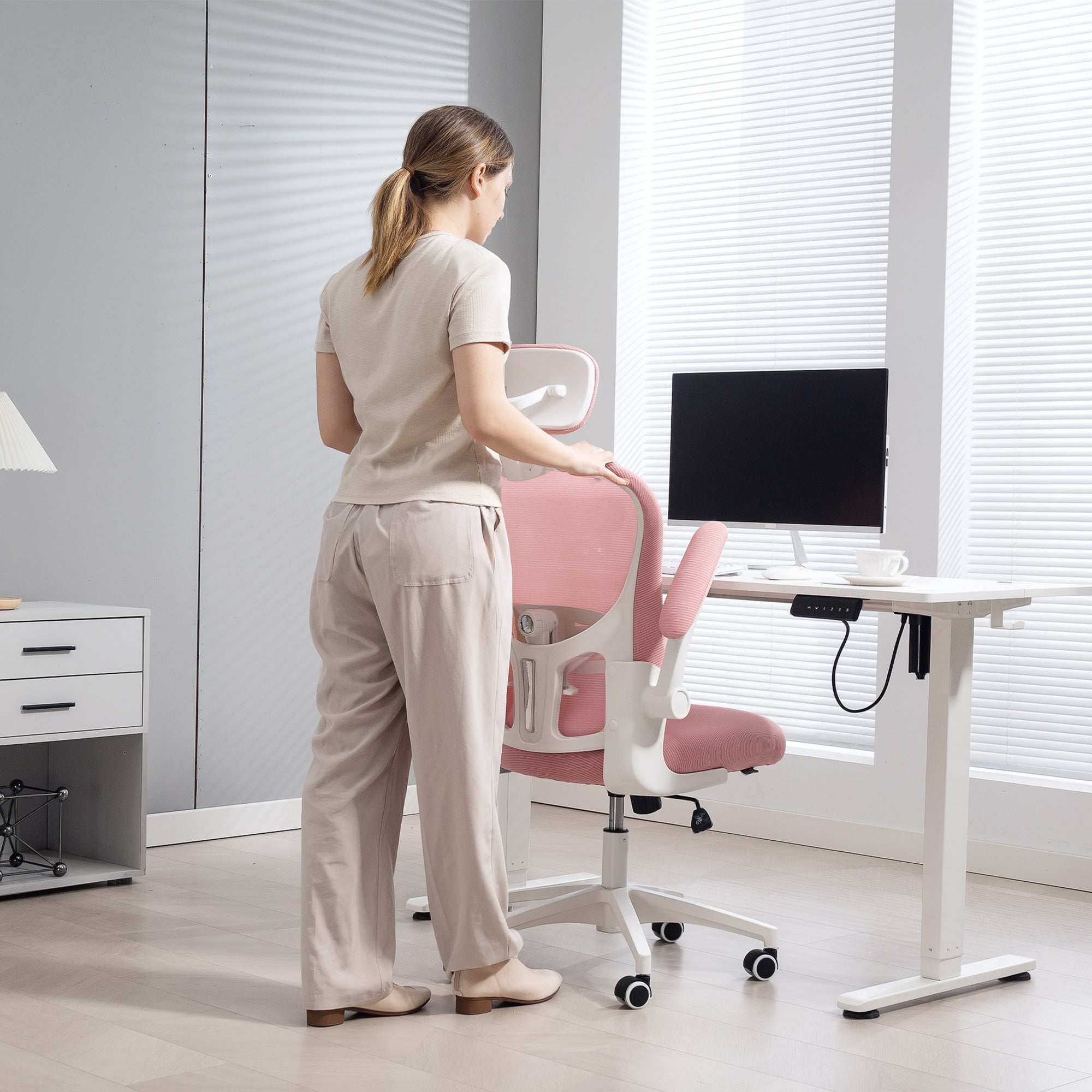 Vinsetto Multi-Adjustable Office Chair, with Lumbar Support, Headrest and Mesh Back - Pink - North Peak Garden Furniture