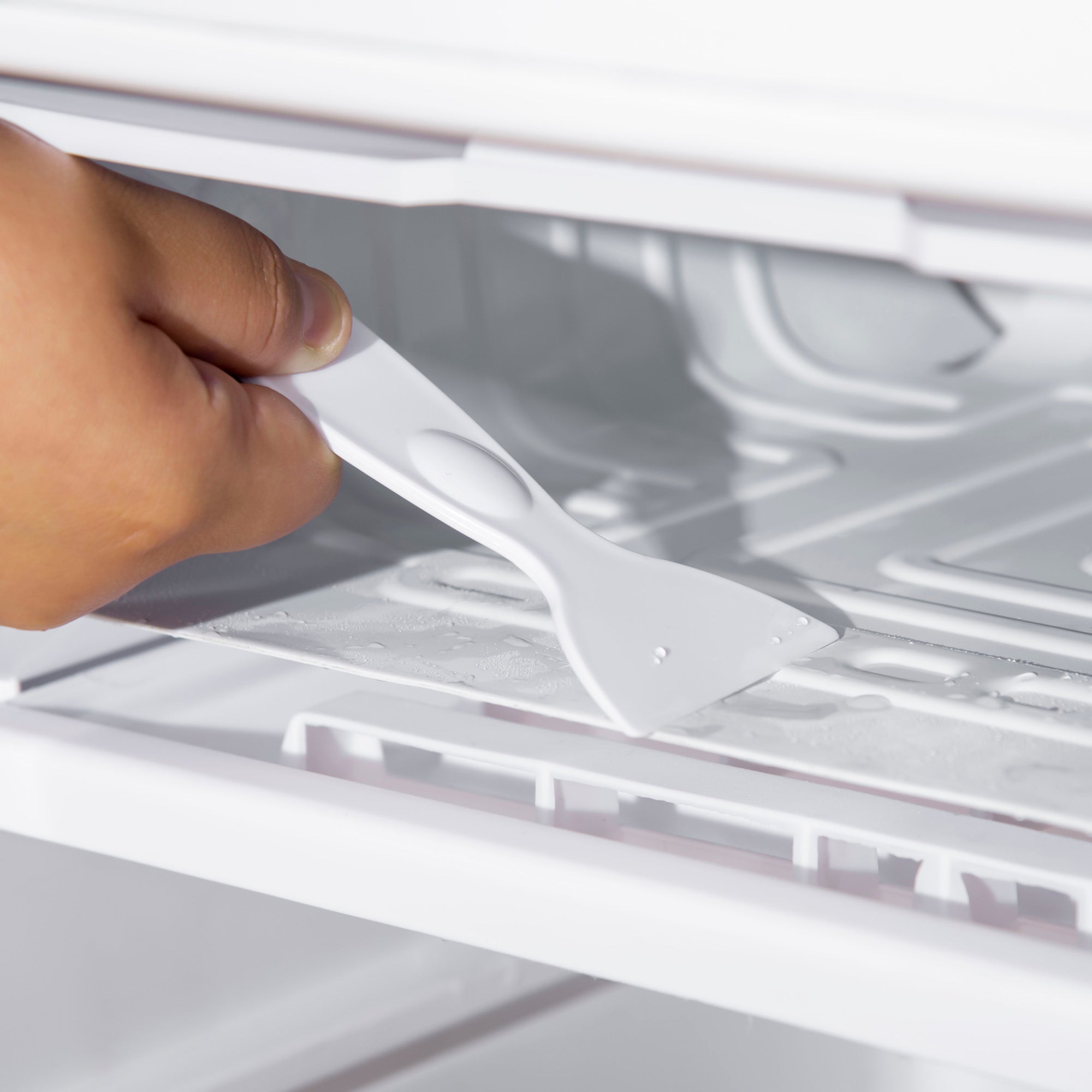 HOMCOM 91 Litre Freestanding Under Counter Fridge Freezer with Chiller Box, Reversible Door, Adjustable Thermostat, 47.5cm Wide, Noise Level: Decibels 40, White