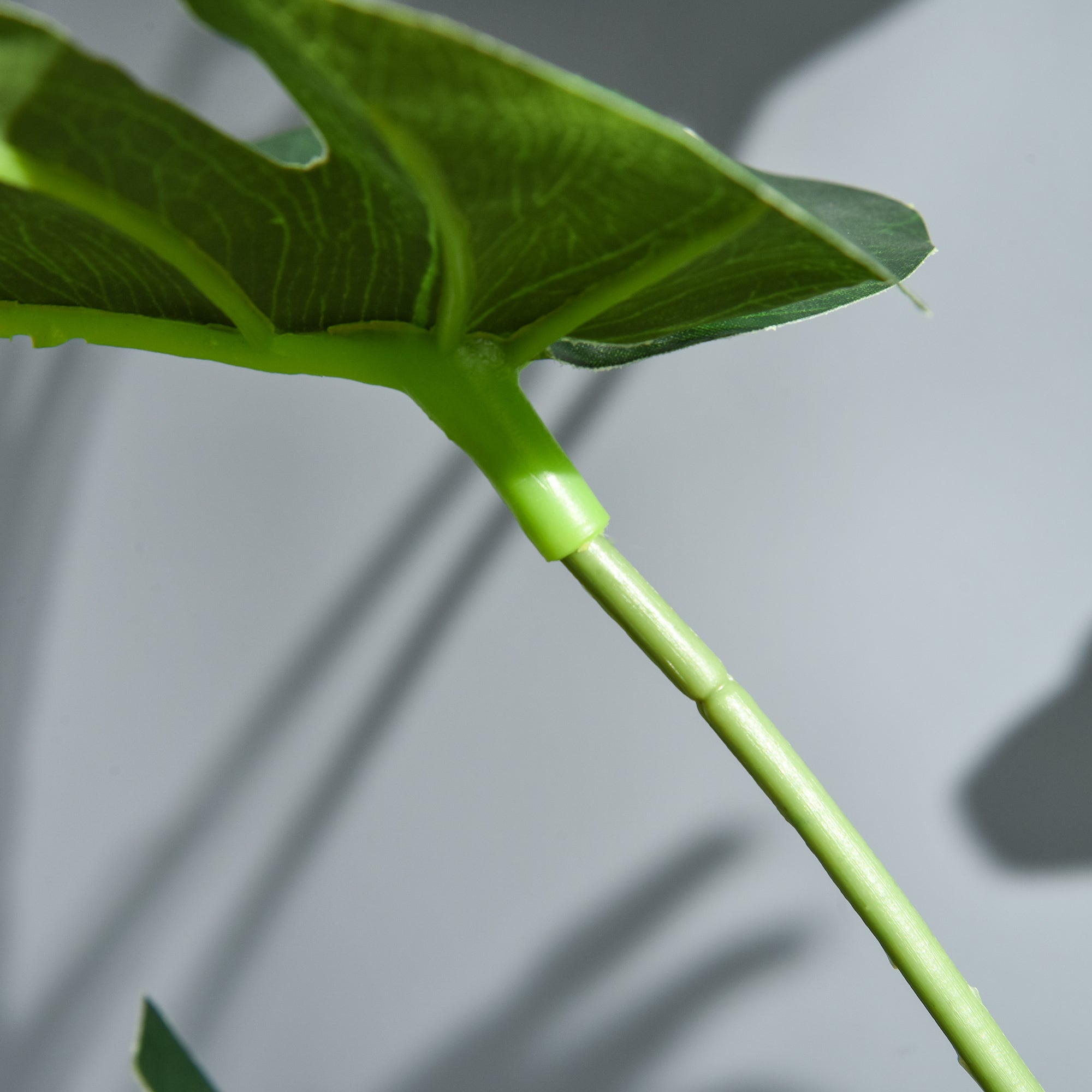 Outsunny Artificial Monstera Delight: Lifelike Cheese Plant with 21 Lush Leaves, Nursery Pot for Indoor/Outdoor Tropical Flair, Verdant Green