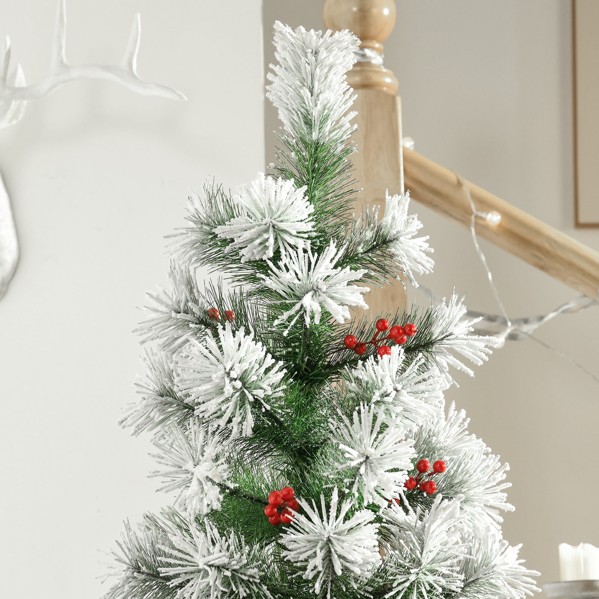 HOMCOM Indoor Christmas Tree Artificial Berry Xmas Decoration with Metal Stand and 184 Tips (5FT(150CM)) - North Peak Garden Furniture