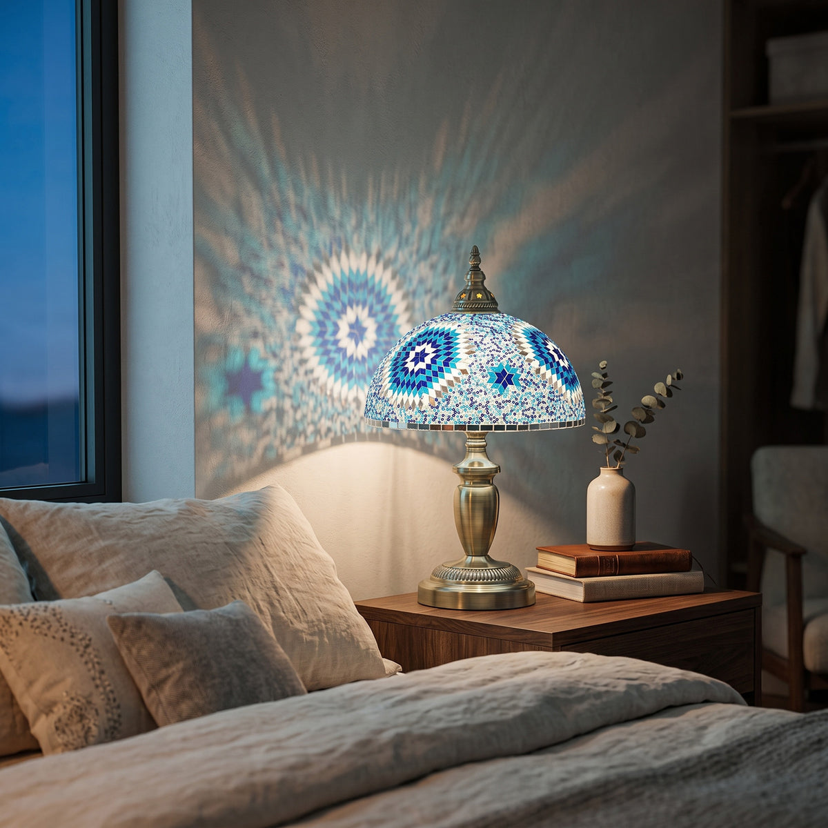 HOMCOM 30cm Tiffany Lamp, Stained Glass Bedside Table Lamp with Button Switch and Metal Base, Blue
