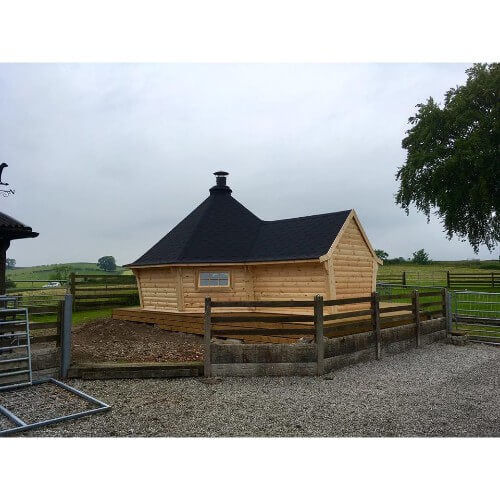 Luxury BBQ Hut 16.5 m2 With 2.5m Extension